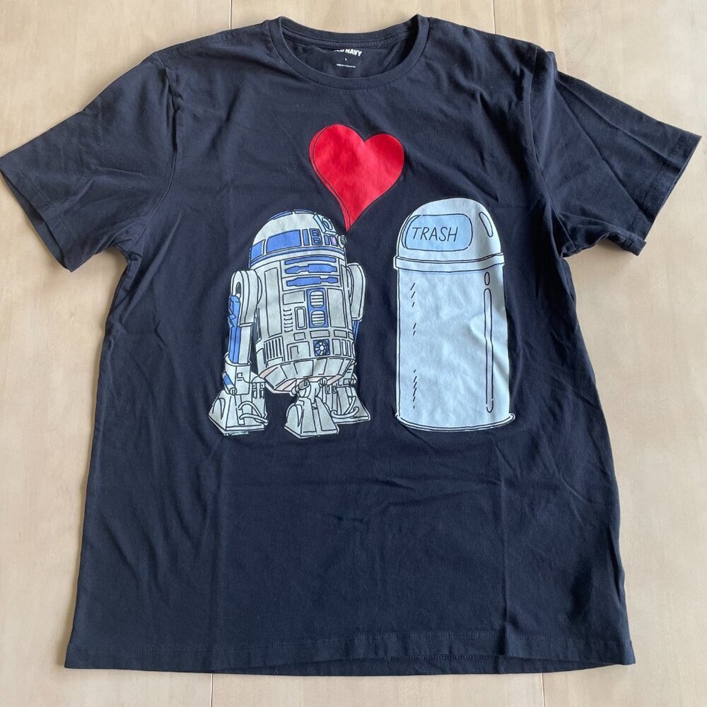 Old Navy Star Wars Valentine's Day T-Shirt, R2D2 Trash Can - Size Large - Picture 2 of 8
